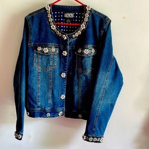 Fabulous jean jacket w pearl accents on collar/cuffs/buttons/pockets. Size L